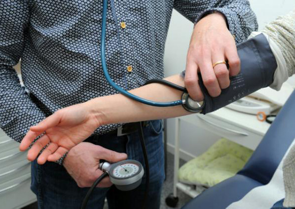 blood-pressure-spike-around-doctors-might-point-to-heart-problem