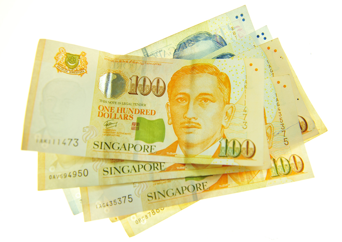 3 things Singaporeans should do before the Singapore dollar slides