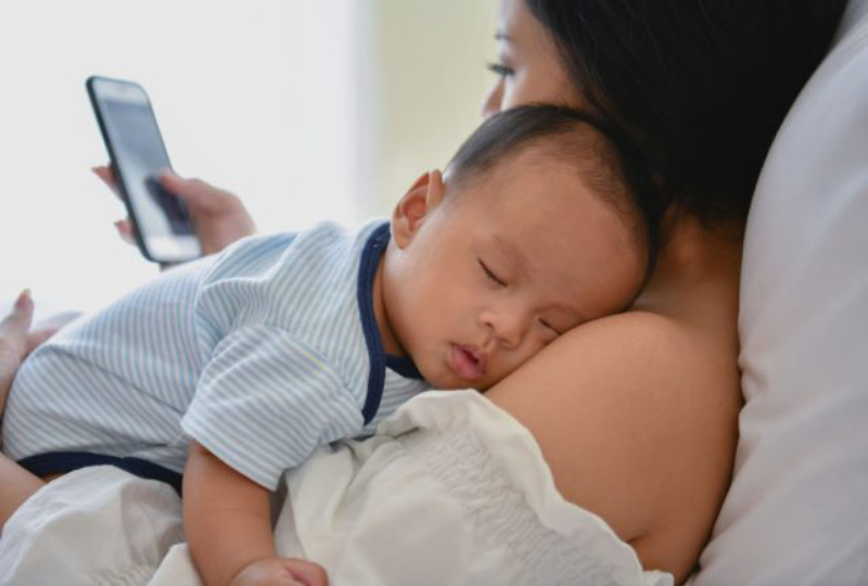 Is it safe to use mobile phones around babies? What doctors wants you