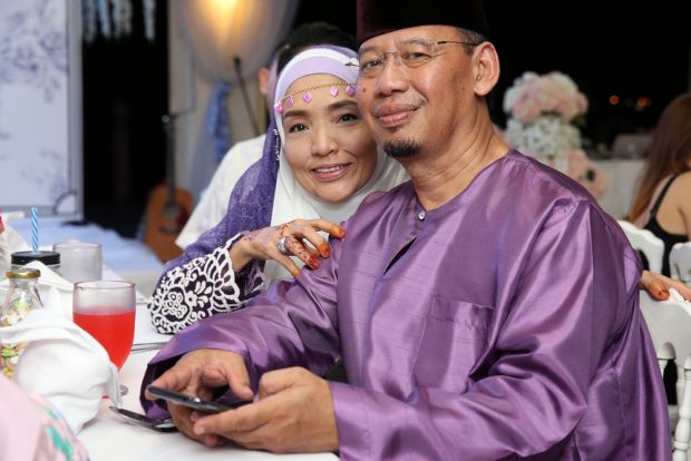 Emotional wedding dinner for Sezairi and wife, Women News - AsiaOne