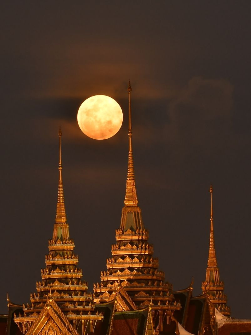 Here's how last night's super moon looked like in other countries AsiaOne