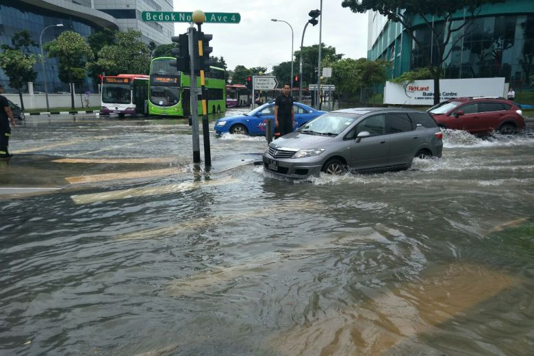 Heavy Rains Cause Flash Floods In Singapore | AsiaOne