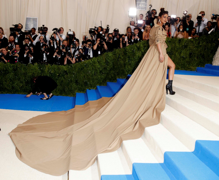 Priyanka Chopra Picks Her Favourite Memes On Her Met Gala Dress Asiaone