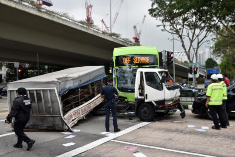 2 Passengers Taken To Hospital In Accident Involving Bus, Lorry And Car ...