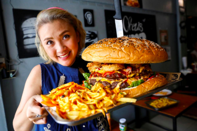 The race to eat Bangkok's 'biggest burger', a 10,000-calorie challenge
